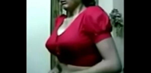  Desi big boobs bengali housewife